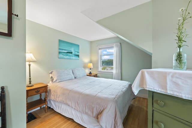 4 Hamlin Pl, York, ME 03909 - bedroom with light wood finished floors
