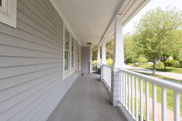 7 Hamlin St, Cape Elizabeth, ME 04107 - view of porch