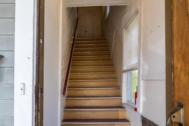 19 Mason St, Brunswick, ME 04011 - view of stairs