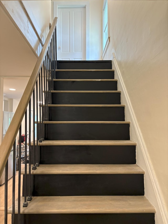 10 Valley St, Augusta, ME 04330 - view of stairs
