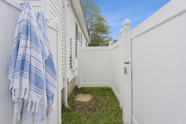 134 W Grand Ave, Old Orchard Beach, ME 04064 - view of yard