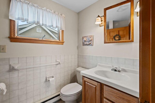 511 Ocean Ave, Wells, ME 04090 - half bath featuring vanity and tile walls