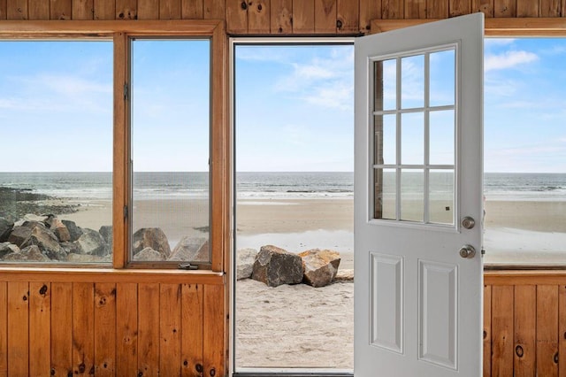 511 Ocean Ave, Wells, ME 04090 - entryway with view of water and beach and wooden walls