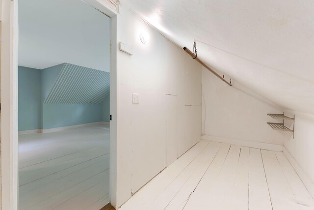 419 River Rd, Newcastle, ME 04553 - additional living space with vaulted ceiling