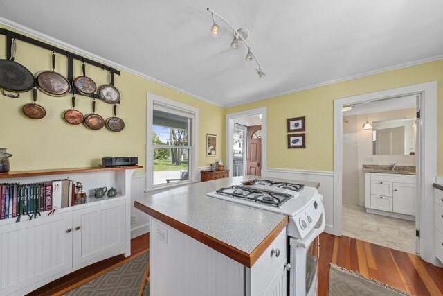 7 Pacific St, Rockland, ME 04841 - photo 5