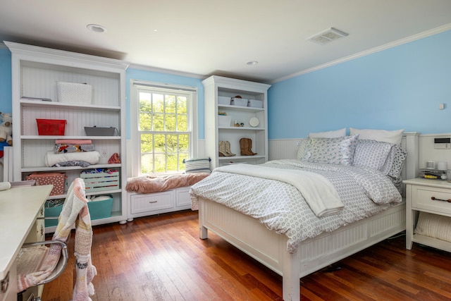 8 Broad Cove Rd, Cape Elizabeth, ME 04107 - bedroom featuring ornamental molding, hardwood / wood-style flooring, and a wainscoted wall