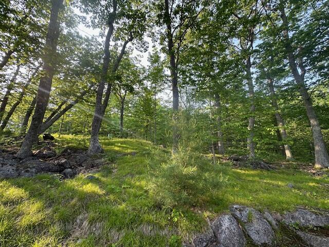 35 Spring Mountain Dr, Rockport, ME 04856