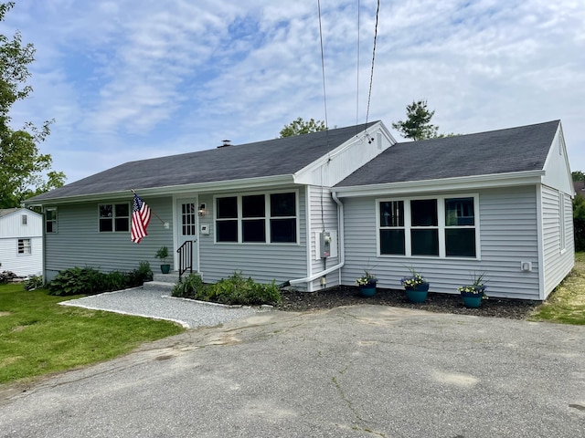 10 Crawford Dr, Bath, ME 04530 - single story home featuring roof with shingles