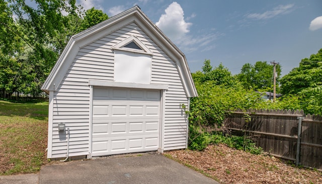 29 Zions Hill Rd, Dexter, ME 04930 - detached garage with driveway