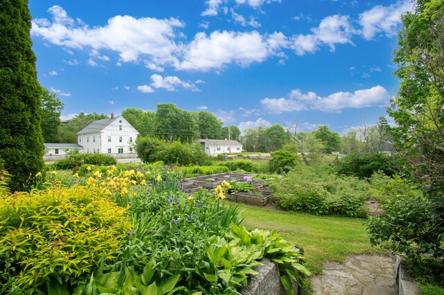 511 Main Rd, Phippsburg, ME 04562 - view of yard with a garden