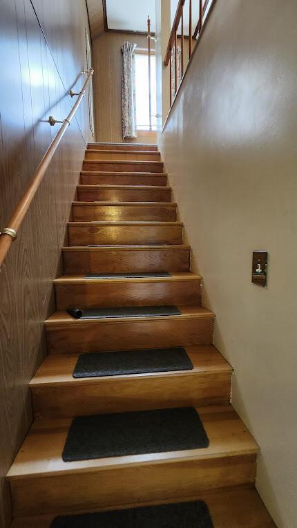 177 Ohio St, Millinocket, ME 04462 - view of stairs