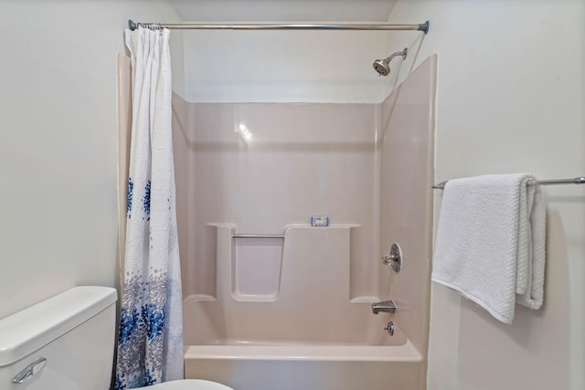 3 Ocean Breeze Unit 2, York, ME 03909 - full bathroom featuring toilet and shower / tub combo with curtain