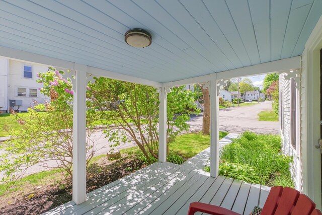 86 High St, Belfast, ME 04915 - view of wooden deck