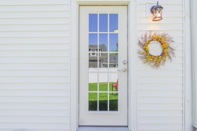 86 High St, Belfast, ME 04915 - view of property entrance