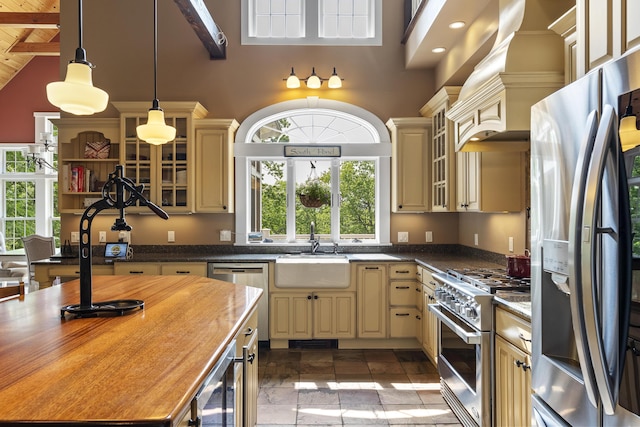 175 Acorn Dr, Greenwood, ME 04255