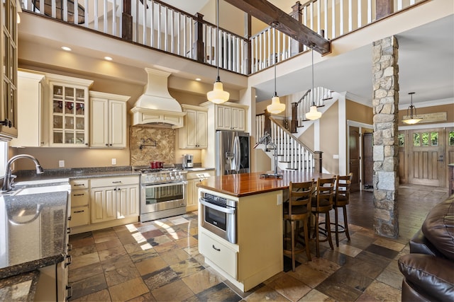 175 Acorn Dr, Greenwood, ME 04255