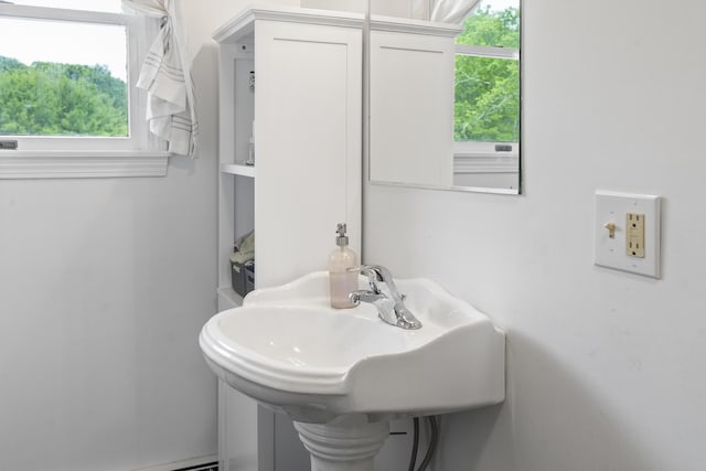 474 Center St, Nobleboro, ME 04555 - view of bathroom