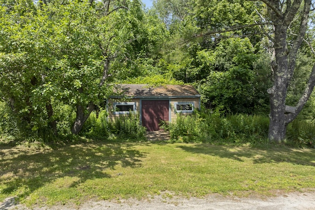 474 Center St, Nobleboro, ME 04555 - view of green lawn featuring an outbuilding