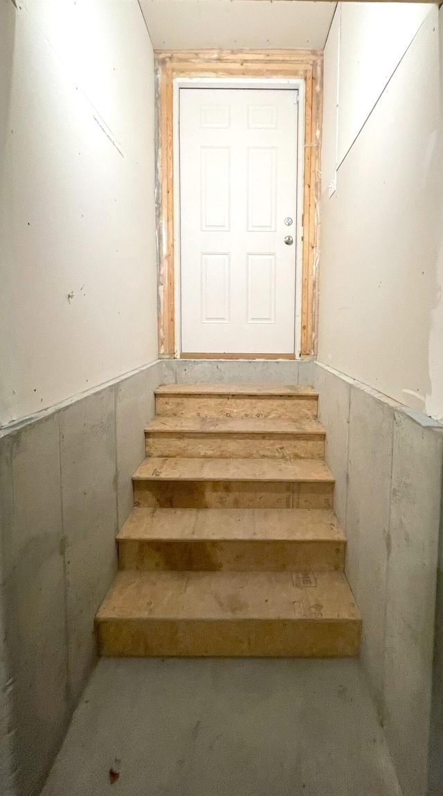 5 Willard Way, Raymond, ME 04071 - staircase featuring wainscoting