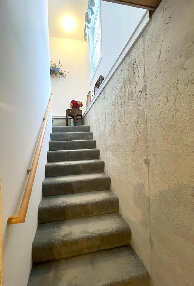 5 Willard Way, Raymond, ME 04071 - view of stairs