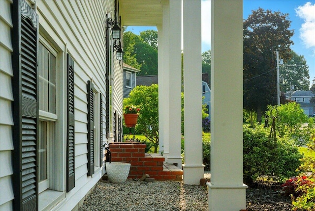 4 Hawthorne Pl, Lewiston, ME 04240 - view of porch