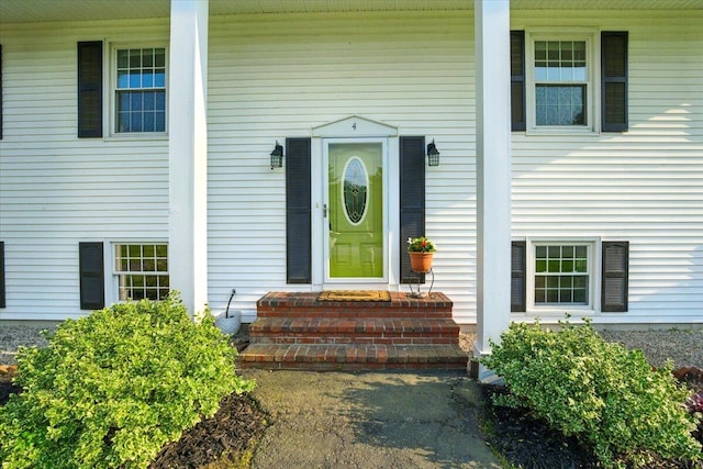 4 Hawthorne Pl, Lewiston, ME 04240 - doorway to property with covered porch