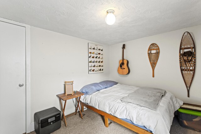 200 Main St, Freeport, ME 04032 - bedroom featuring carpet floors and a textured ceiling