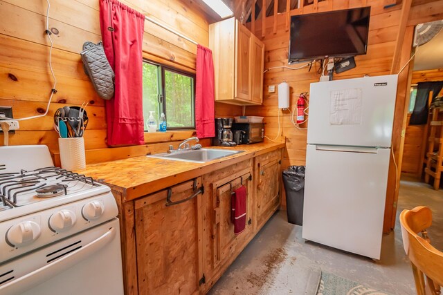 60 Beech Ridge Ln, Brownville, ME 04414 - photo 62