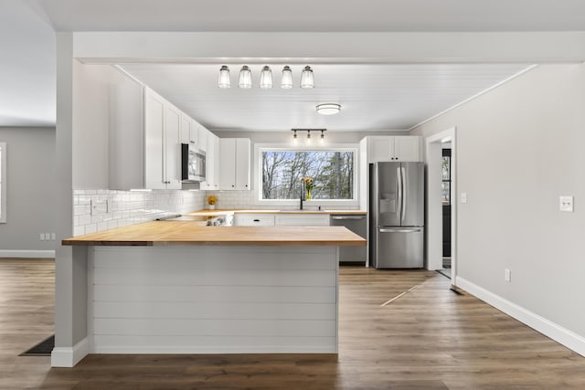 64 Old Pond Rd, Dexter, ME 04930