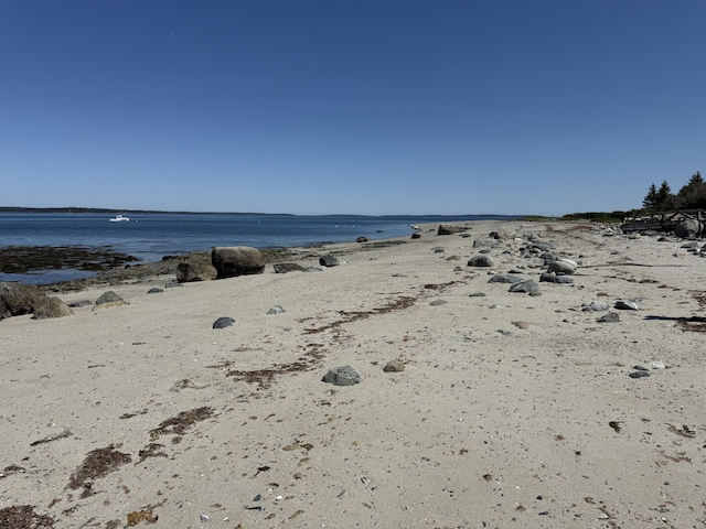 2 Bar Is, Tremont, ME 04612