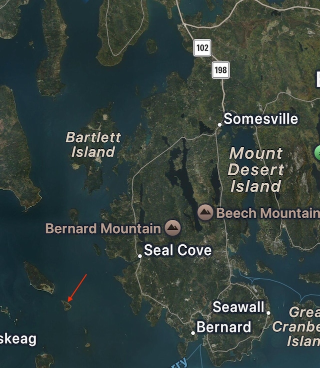 2 Bar Is, Tremont, ME 04612