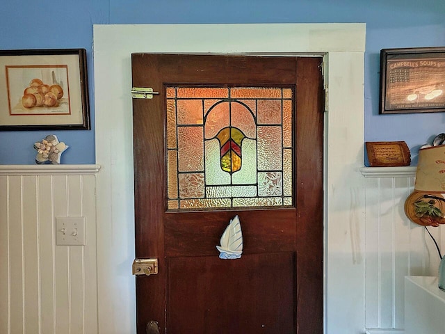 99 Huddle Rd, Bristol, ME 04554 - detailed view of a wainscoted wall