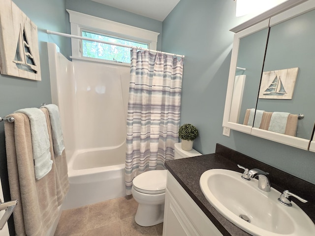 1 Old County Rd Unit 140, Wells, ME 04090 - bathroom featuring shower / bath combo with shower curtain and vanity