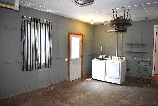 25 Ariel St, Lincoln, ME 04457 - laundry room featuring washer and clothes dryer