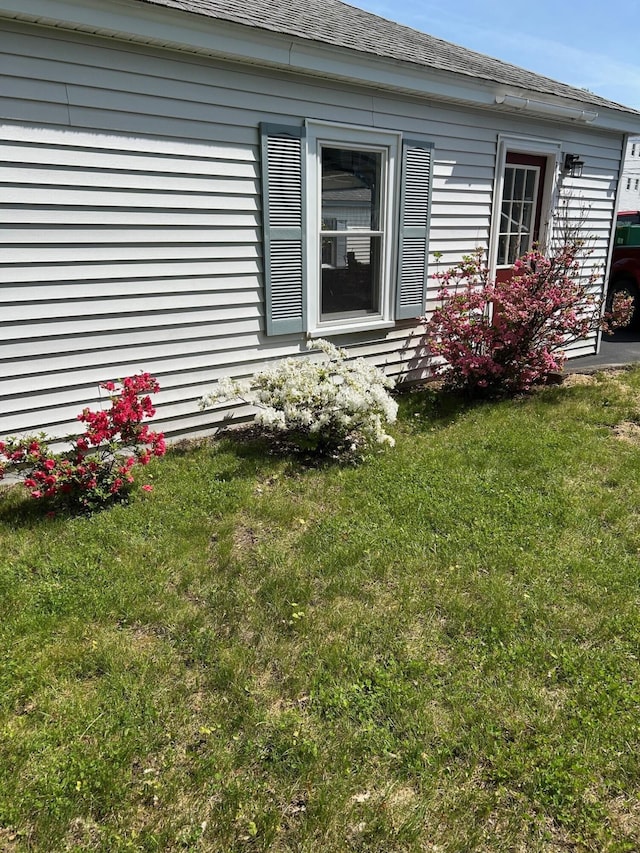 25 Harding St, Biddeford, ME 04005 - view of grassy yard