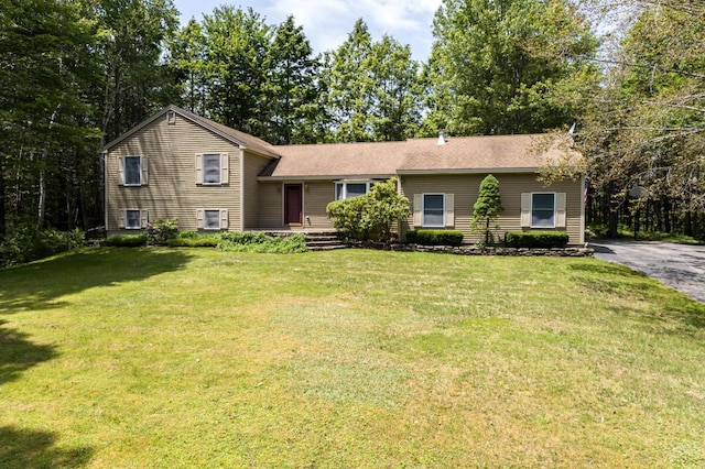 9 Kennebec Cir, Bath, ME 04530 - view of front facade featuring a front yard