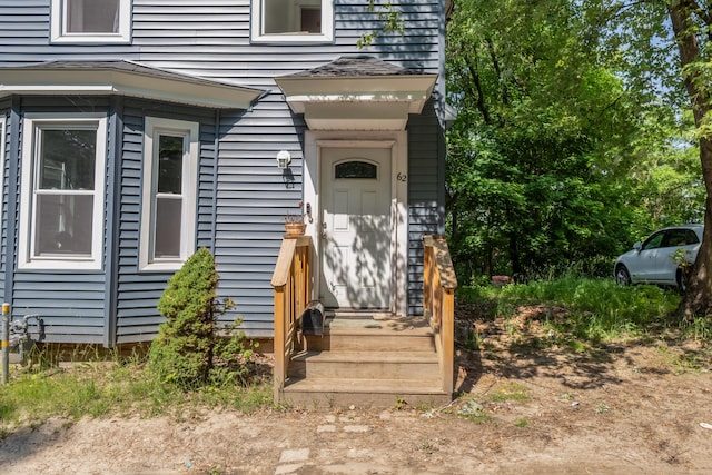 62 Seventh St, Auburn, ME 04210 - property entrance