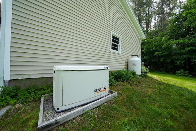 12 Davis Dr, Veazie, ME 04401 - exterior view of a power unit and gas tank