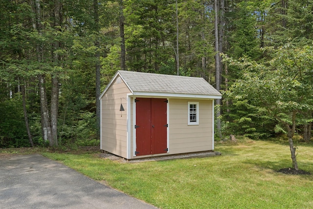 27 Libby Ln, Brunswick, ME 04011 - view of shed featuring a wooded view