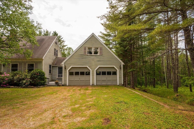 418 Buzzell Hill Rd, Hope, ME 04847 - view of front of property with a front yard and driveway