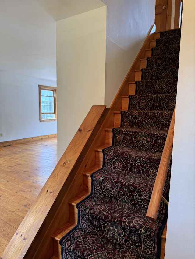 418 Buzzell Hill Rd, Hope, ME 04847 - view of stairway