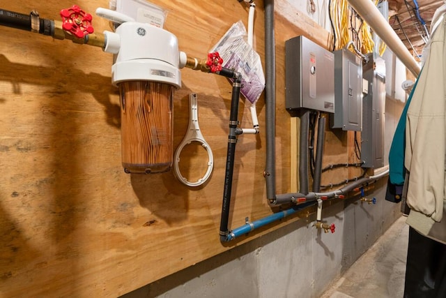 32 Lake Como Dr, Harmony, ME 04942 - detailed view of electric panel