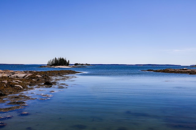 111 Old Place Rd, Deer Isle, ME 04627