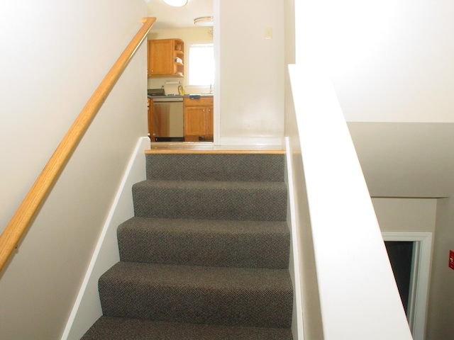 976 Essex St, Bangor, ME 04401 - view of stairs