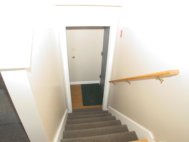 976 Essex St, Bangor, ME 04401 - view of stairs