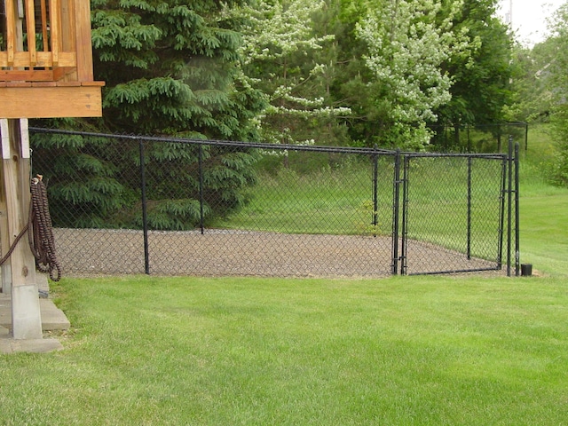 976 Essex St, Bangor, ME 04401 - view of yard