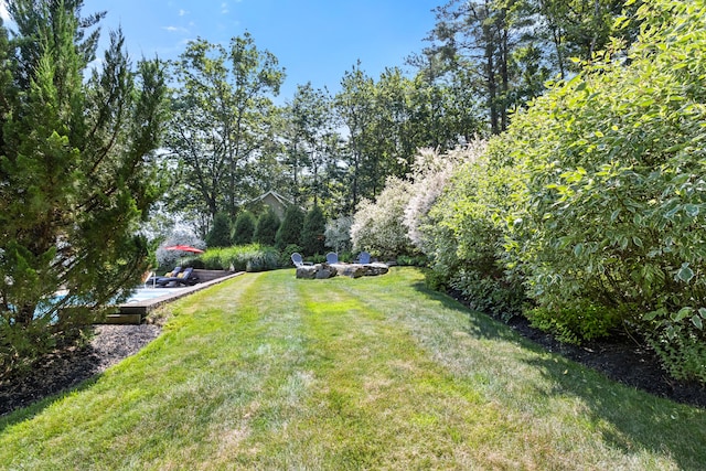 56 Ledgewood Dr, Falmouth, ME 04105 - view of green lawn