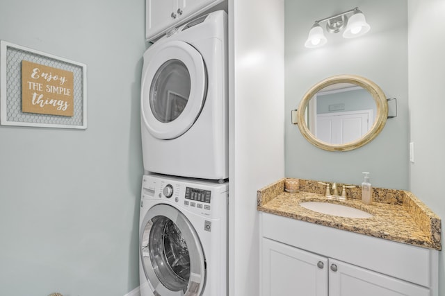 18 Frontier Way Unit 162, Arundel, ME 04046 - laundry area featuring stacked washer and clothes dryer