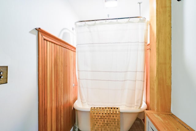 265 Greenacre Rd, Lincolnville, ME 04849 - bathroom featuring curtained shower and a tub
