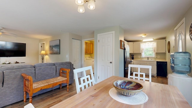 15 Cattail Ln, Monmouth, ME 04259 - dining area with wood finished floors and a ceiling fan